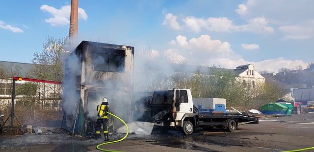 Gemeldet: Wohnungsbrand ohne Menschenleben in Gefahr!