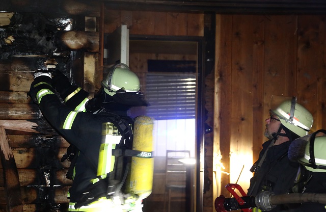 Brand eines Gartenhauses führt zur Sperrung der Uentroper Straße