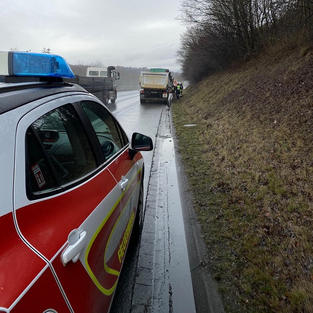 LKW-Brand auf Autobahn 46!
