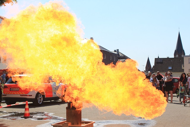 Sonniger Familientag beim Löschzug Neheim
