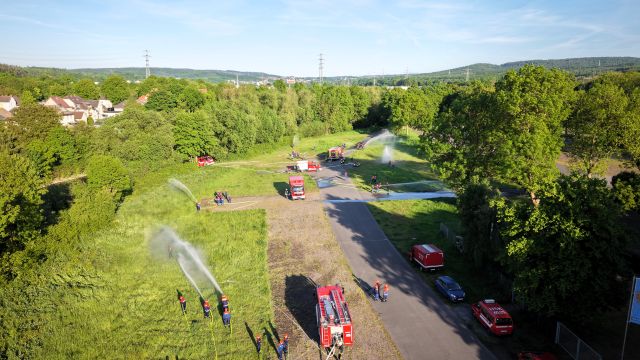 Jugendfeuerwehr simuliert Vegetationsbrandbekämpfung